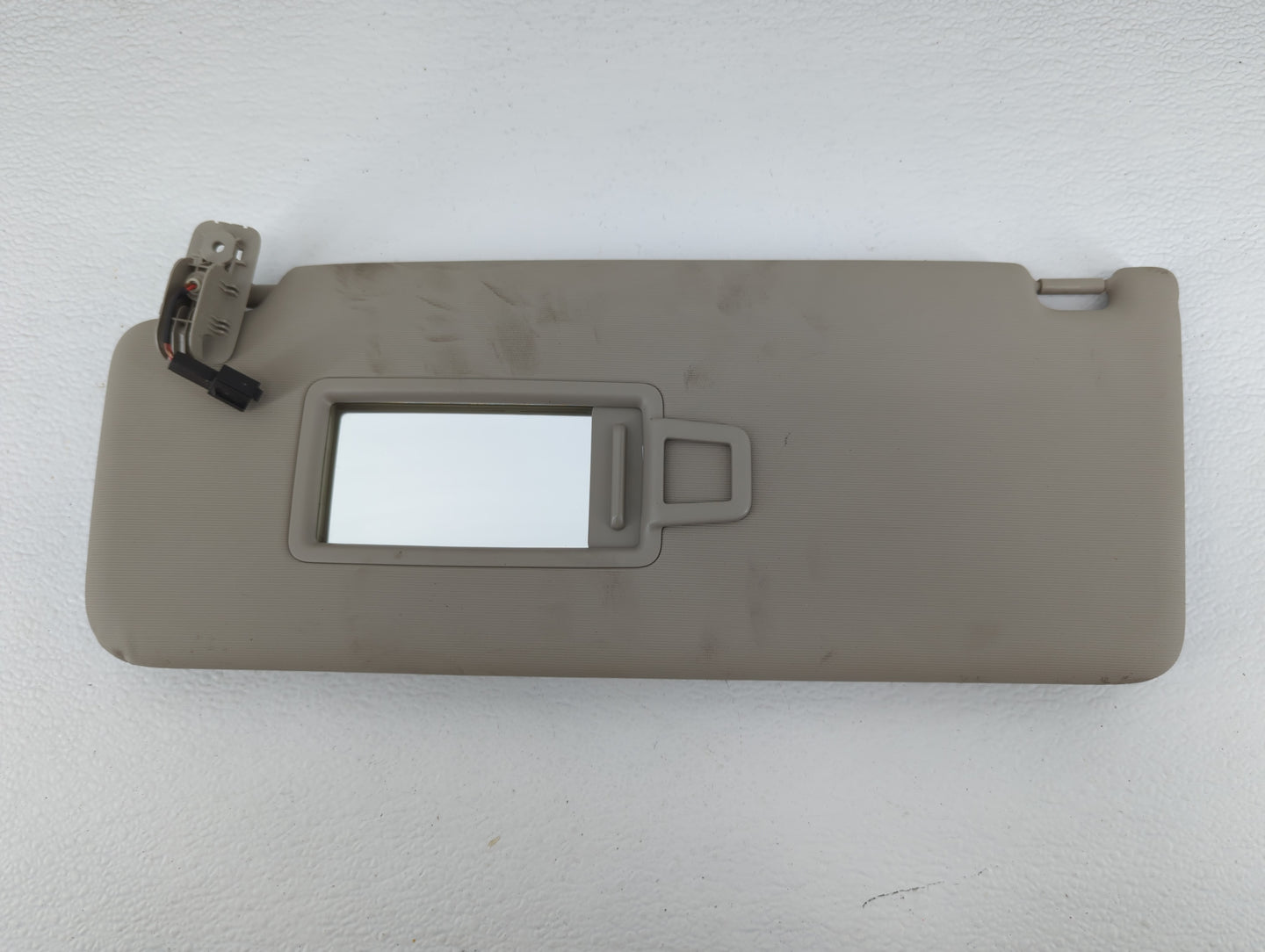 2020-2022 Volkswagen Atlas Sun Visor Shade Replacement Driver Left Mirror Fits Fits 2020 2021 2022 OEM Used Auto Parts - Oem