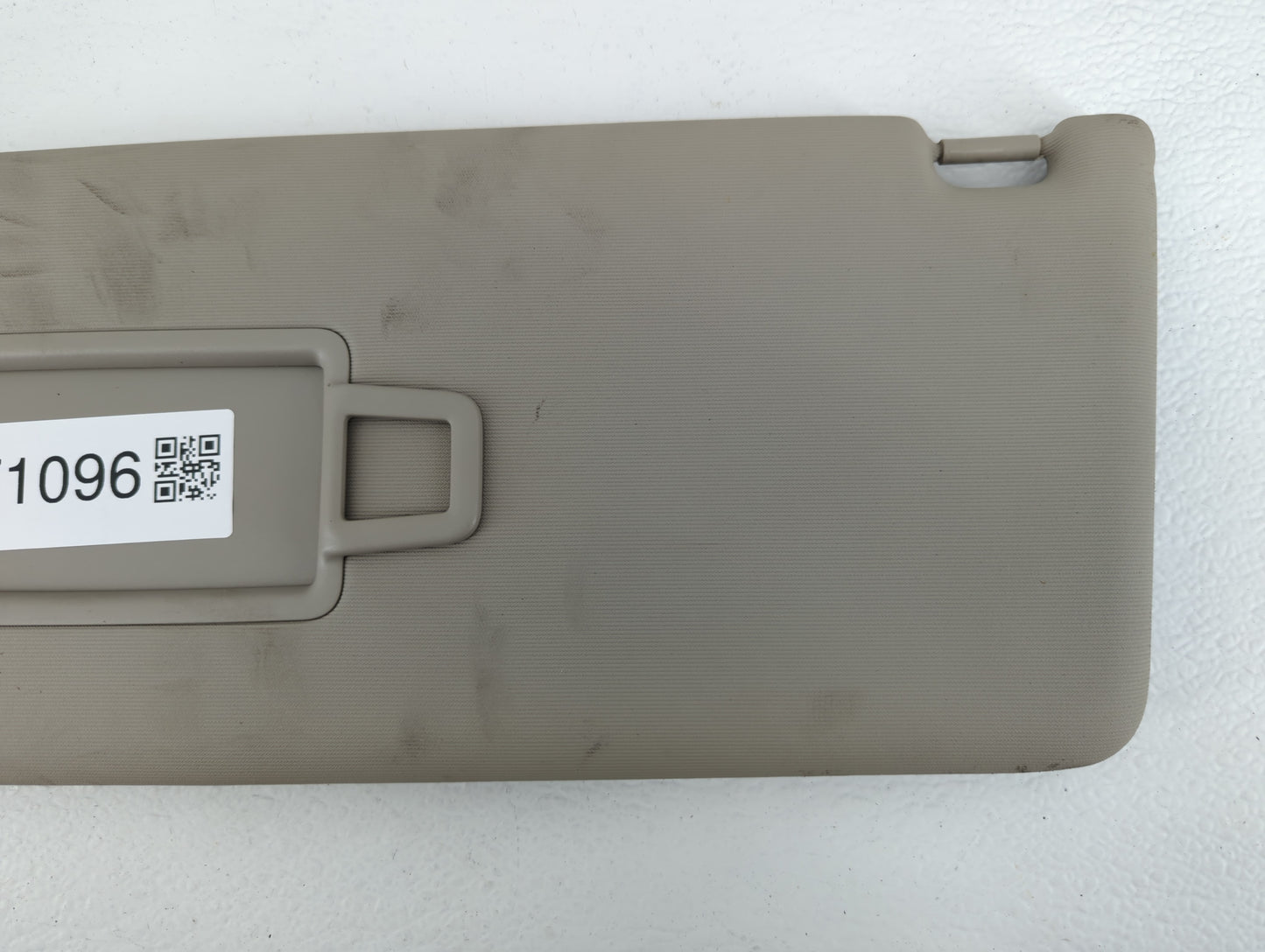 2020-2022 Volkswagen Atlas Sun Visor Shade Replacement Driver Left Mirror Fits Fits 2020 2021 2022 OEM Used Auto Parts - Oem