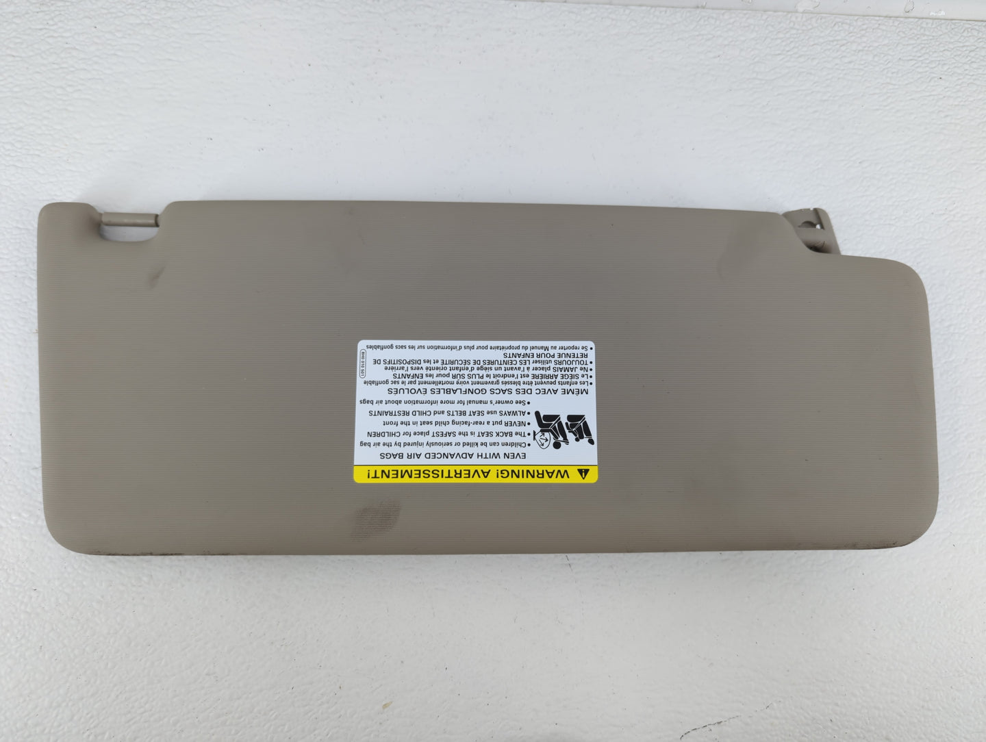 2020-2022 Volkswagen Atlas Sun Visor Shade Replacement Driver Left Mirror Fits Fits 2020 2021 2022 OEM Used Auto Parts - Oem