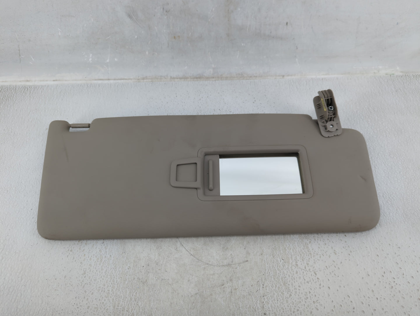 2018-2022 Volkswagen Atlas Sun Visor Shade Replacement Passenger Right Mirror Fits Fits 2018 2019 2020 2021 2022 OEM Used Au