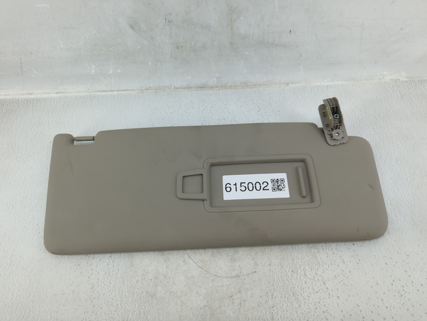 2018-2022 Volkswagen Atlas Sun Visor Shade Replacement Passenger Right Mirror Fits Fits 2018 2019 2020 2021 2022 OEM Used Au