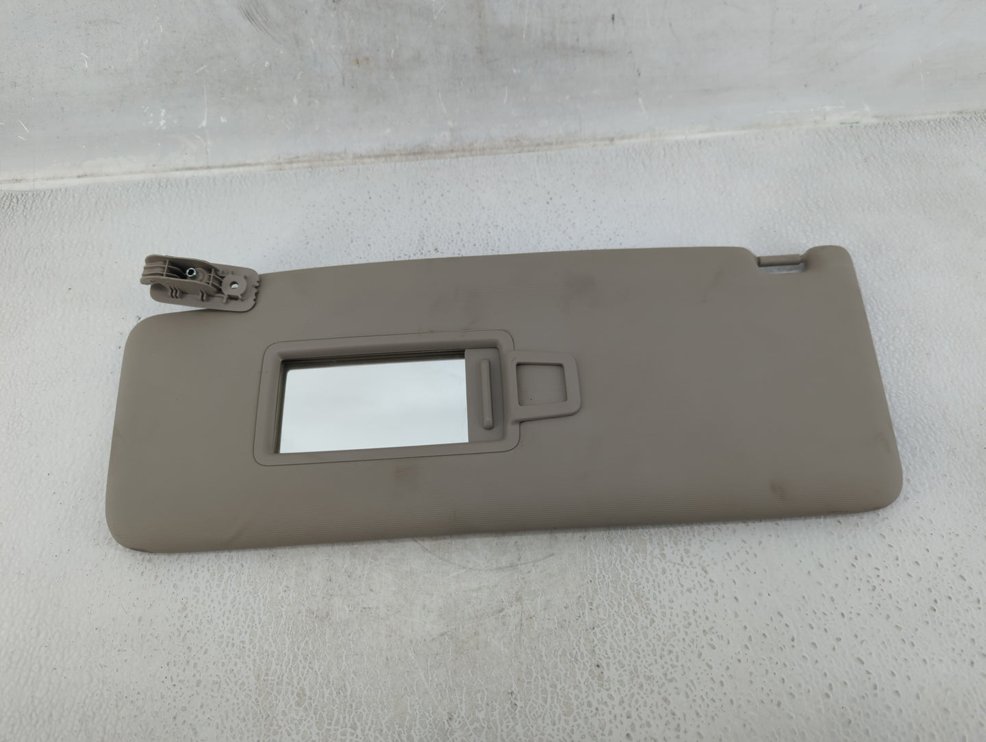 2020-2022 Volkswagen Atlas Sun Visor Shade Replacement Driver Left Mirror Fits Fits 2020 2021 2022 OEM Used Auto Parts - Oem