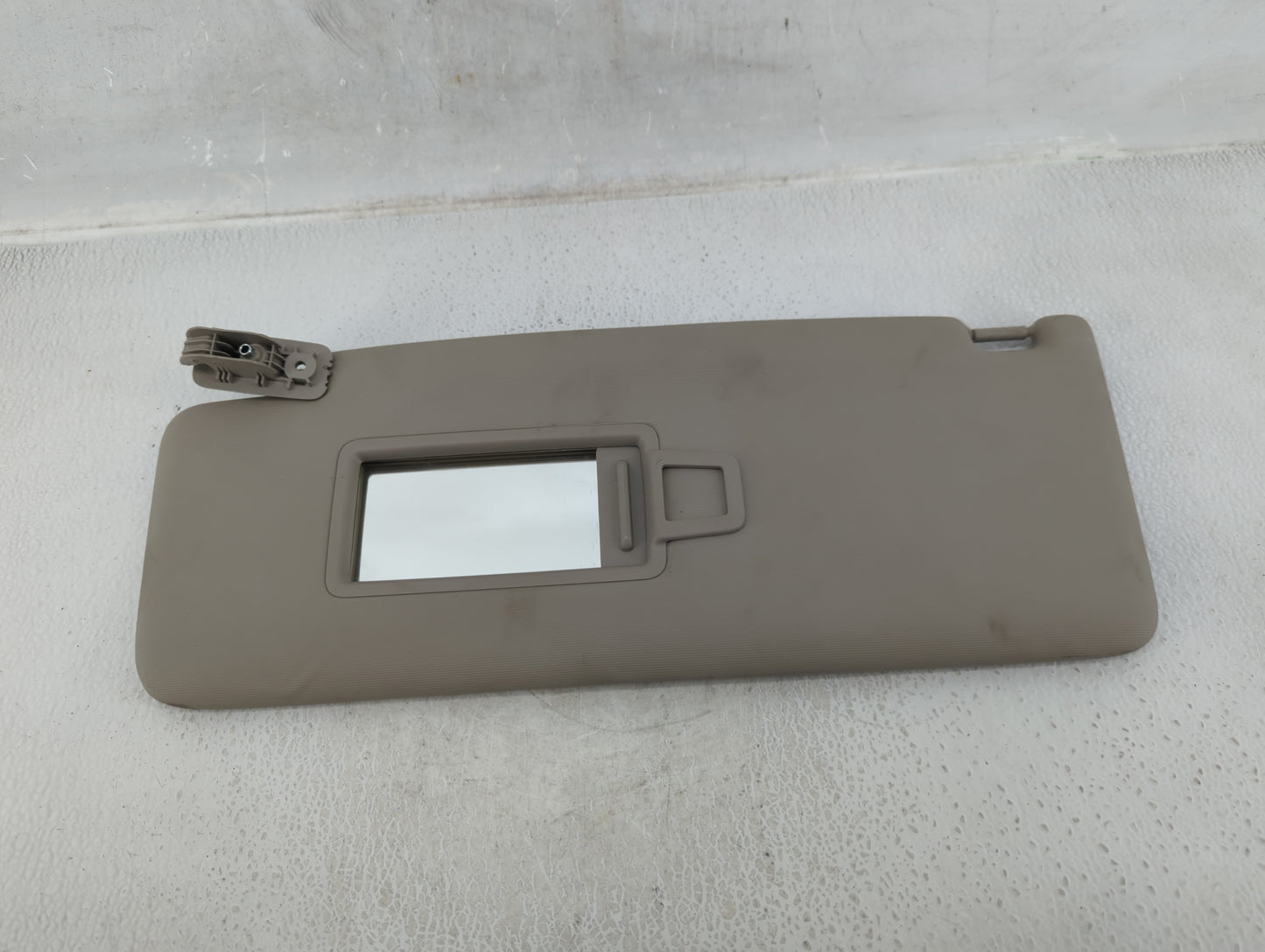 2020-2022 Volkswagen Atlas Sun Visor Shade Replacement Driver Left Mirror Fits Fits 2020 2021 2022 OEM Used Auto Parts - Oem