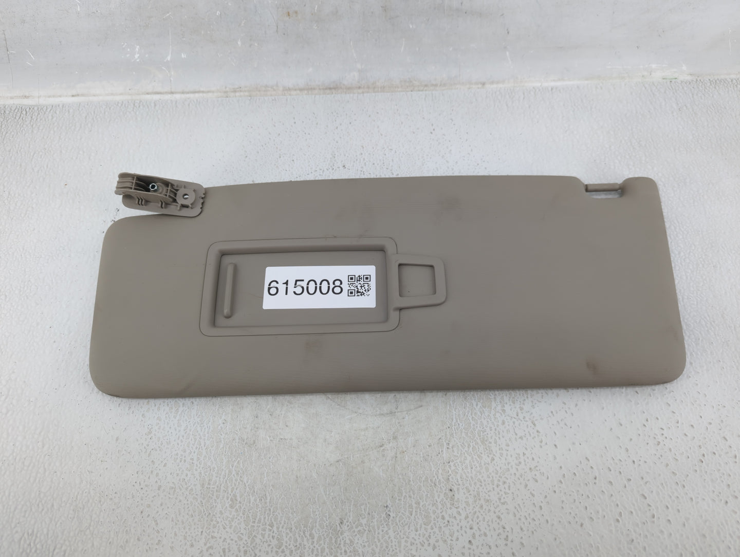 2020-2022 Volkswagen Atlas Sun Visor Shade Replacement Driver Left Mirror Fits Fits 2020 2021 2022 OEM Used Auto Parts - Oem