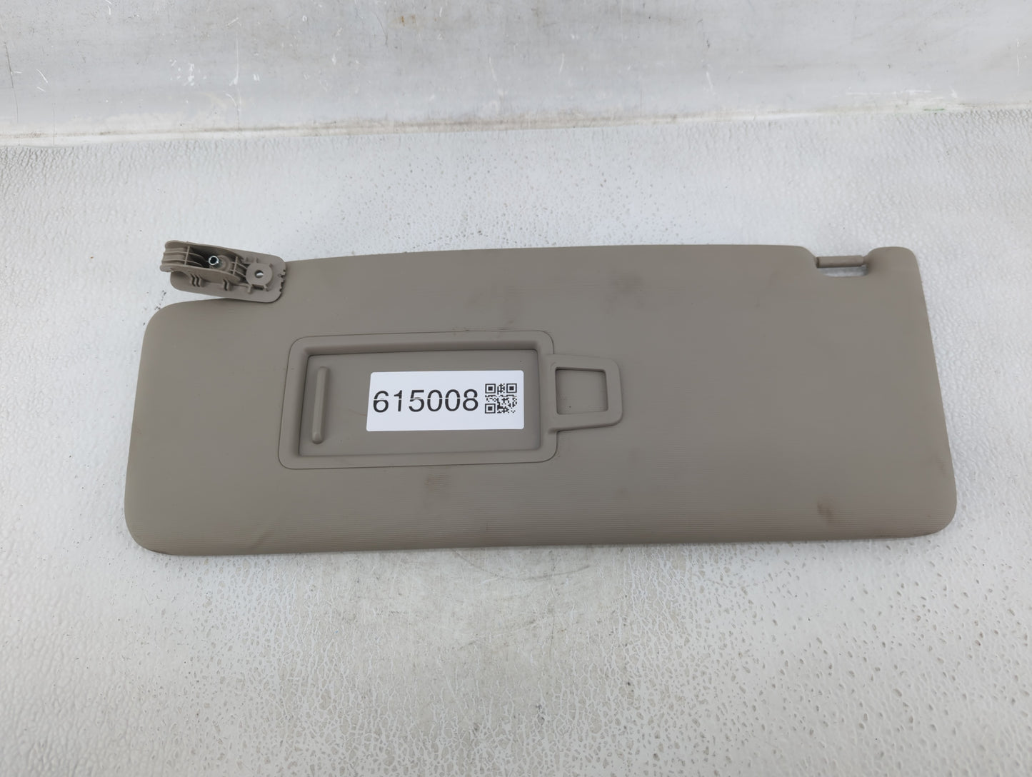 2020-2022 Volkswagen Atlas Sun Visor Shade Replacement Driver Left Mirror Fits Fits 2020 2021 2022 OEM Used Auto Parts - Oem