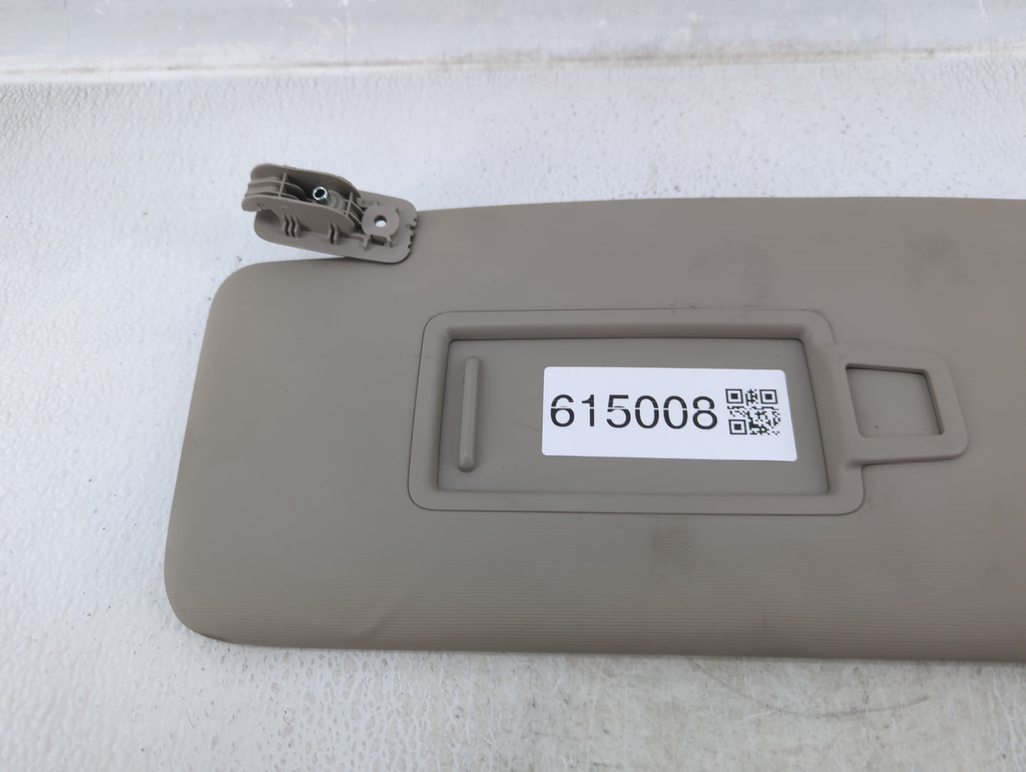 2020-2022 Volkswagen Atlas Sun Visor Shade Replacement Driver Left Mirror Fits Fits 2020 2021 2022 OEM Used Auto Parts - Oem