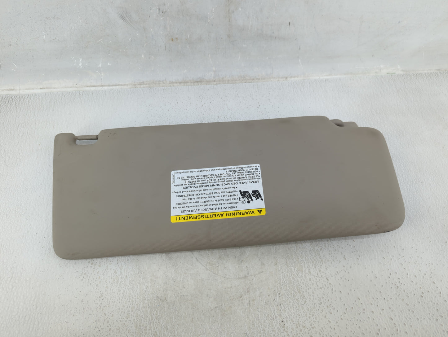 2020-2022 Volkswagen Atlas Sun Visor Shade Replacement Driver Left Mirror Fits Fits 2020 2021 2022 OEM Used Auto Parts - Oem