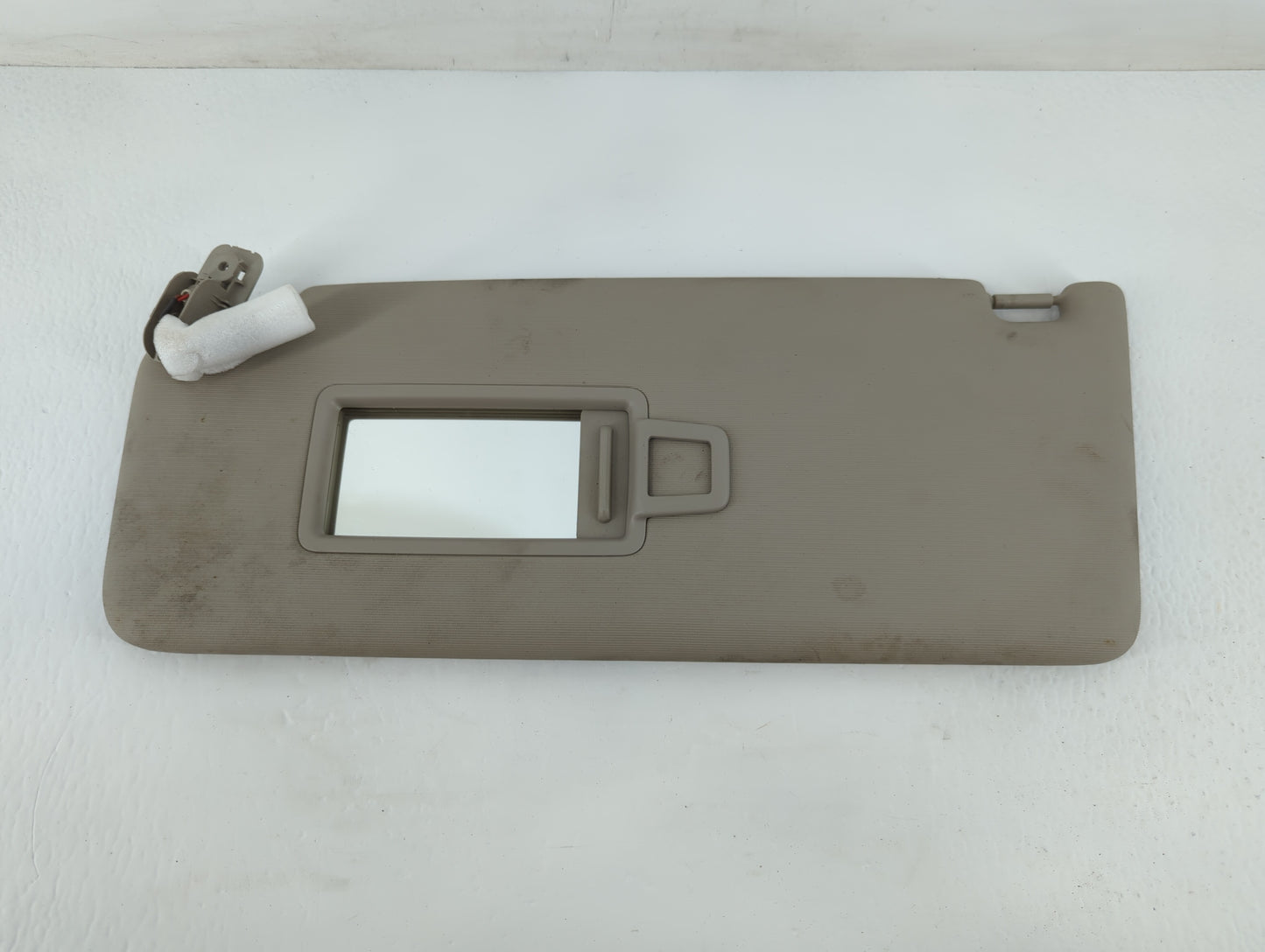 2020-2022 Volkswagen Atlas Sun Visor Shade Replacement Driver Left Mirror Fits Fits 2020 2021 2022 OEM Used Auto Parts - Oem