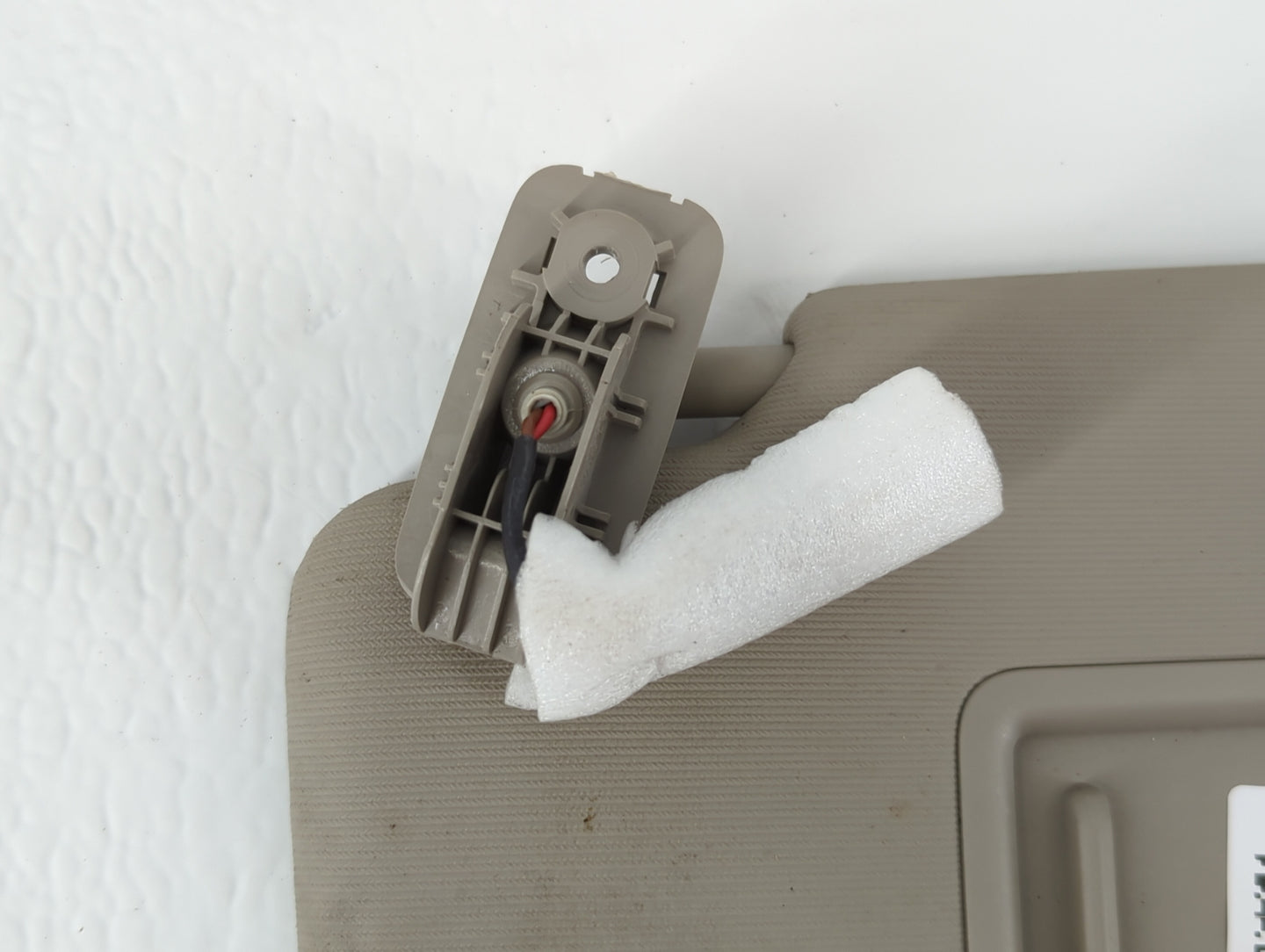 2020-2022 Volkswagen Atlas Sun Visor Shade Replacement Driver Left Mirror Fits Fits 2020 2021 2022 OEM Used Auto Parts - Oem