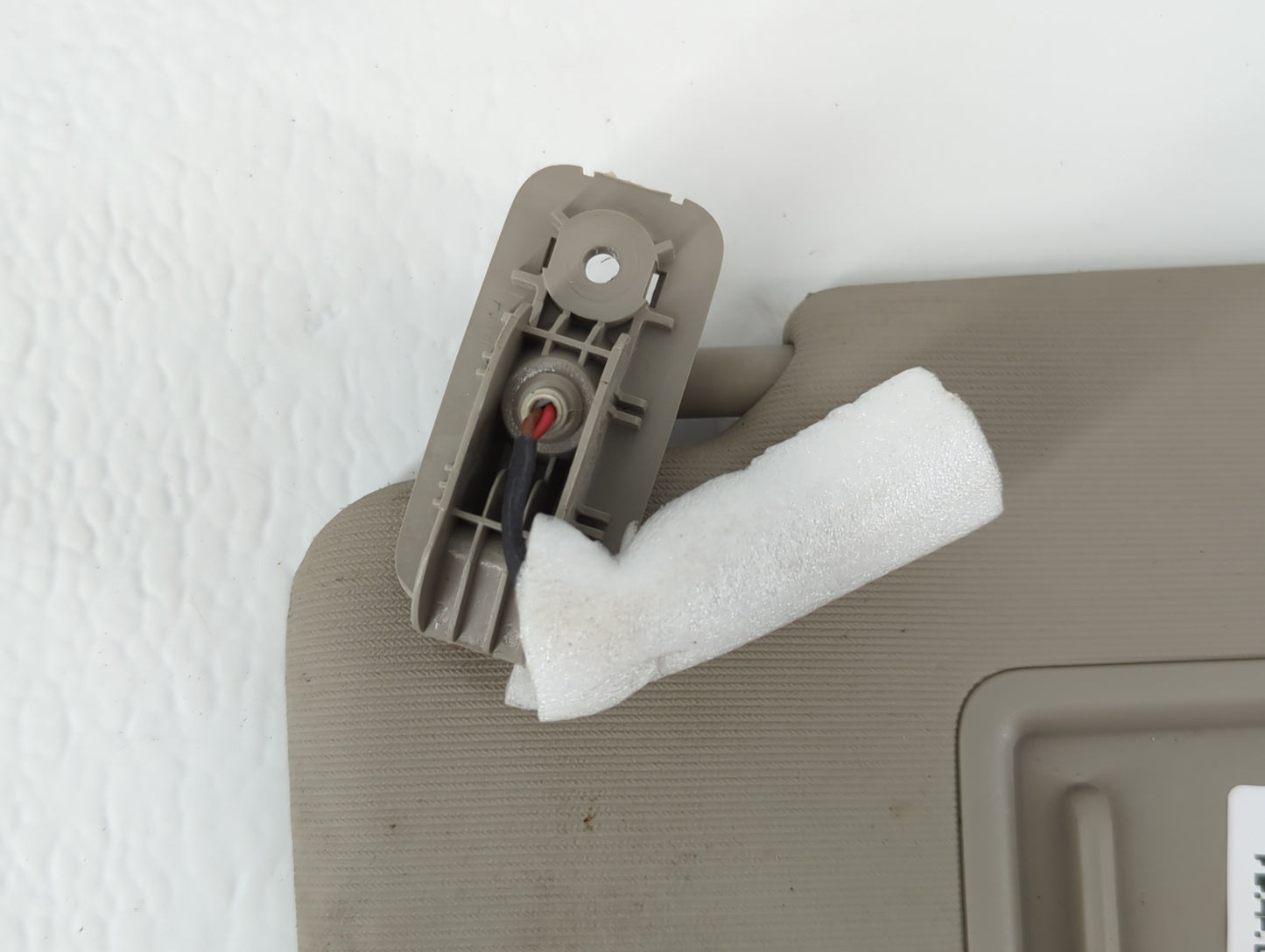 2020-2022 Volkswagen Atlas Sun Visor Shade Replacement Driver Left Mirror Fits Fits 2020 2021 2022 OEM Used Auto Parts - Oem