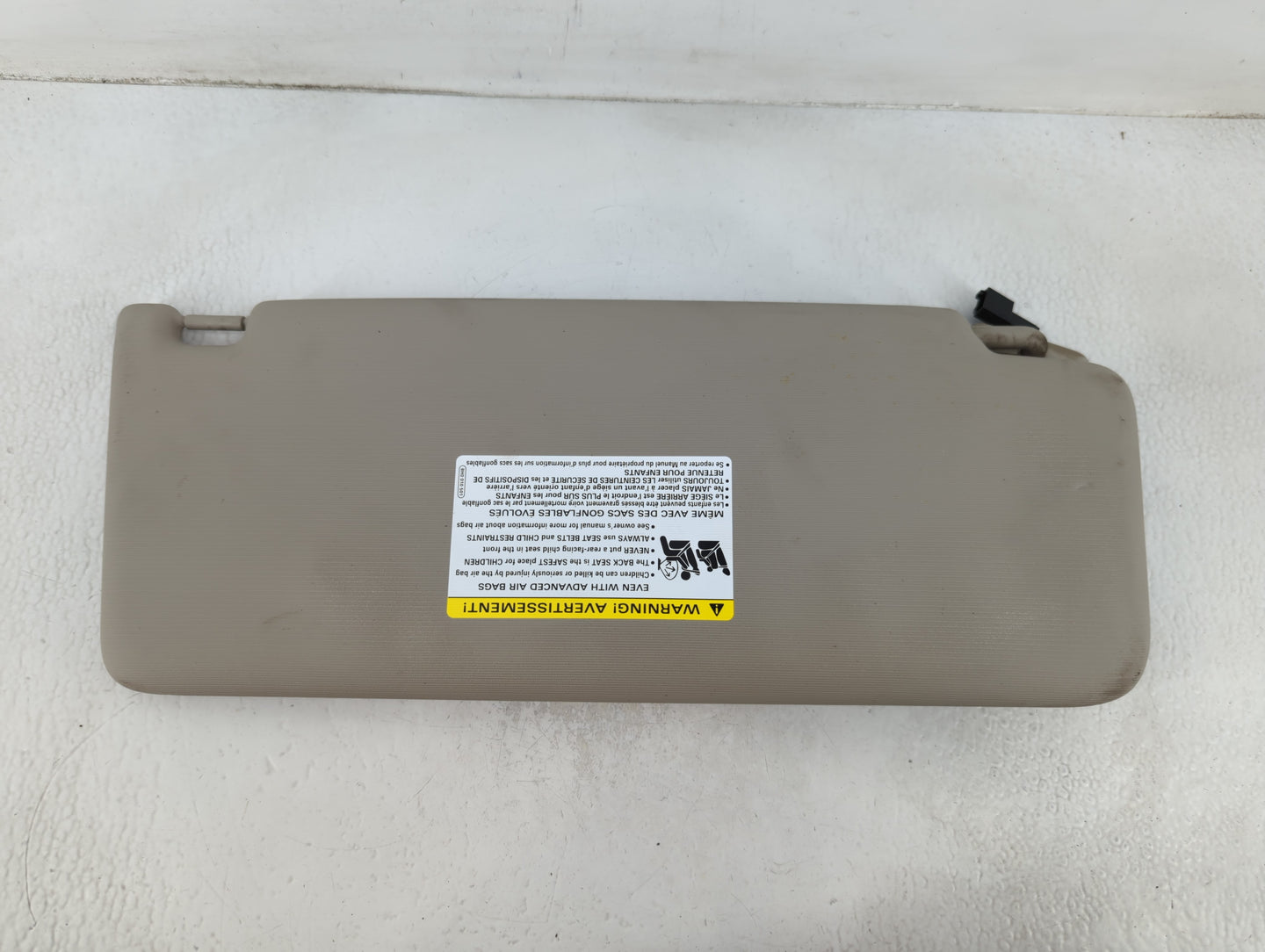 2020-2022 Volkswagen Atlas Sun Visor Shade Replacement Driver Left Mirror Fits Fits 2020 2021 2022 OEM Used Auto Parts - Oem