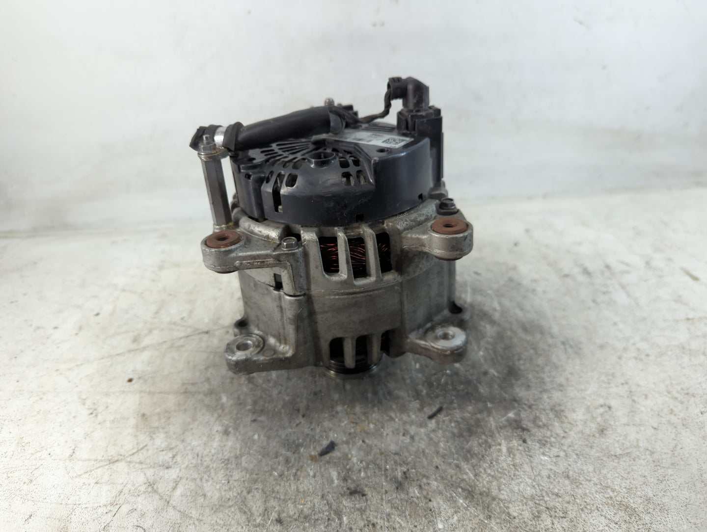 2021-2022 Volkswagen Atlas Alternator Replacement Generator Charging Assembly Engine OEM P/N:06K 903 026 A Fits OEM Used Aut
