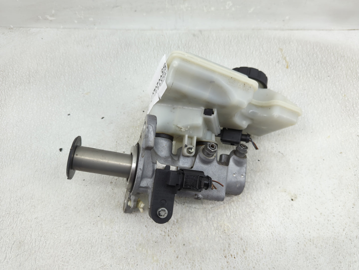 2020-2022 Volkswagen Atlas Cross Sport Brake Master Cylinder 1276568 - Oemusedautoparts1.com