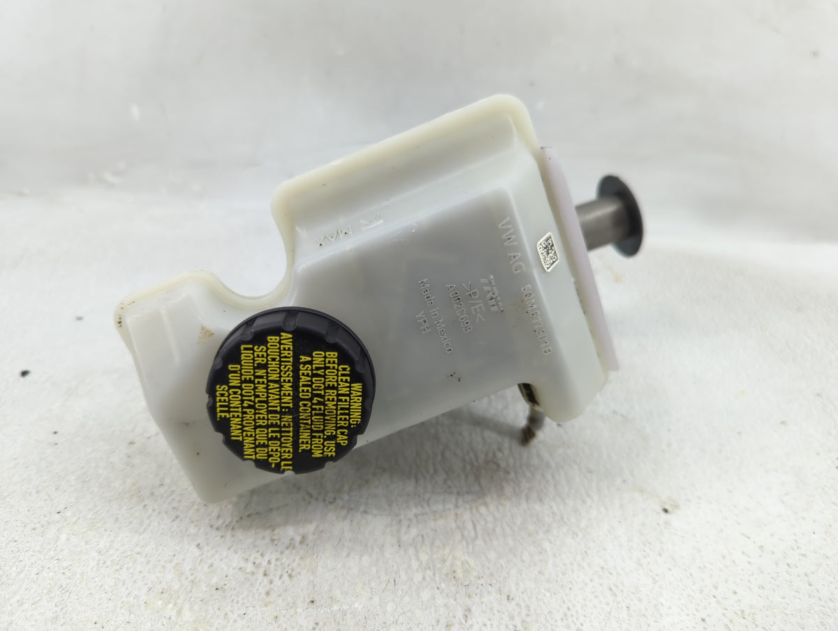 2020-2022 Volkswagen Atlas Cross Sport Brake Master Cylinder 1276568 - Oemusedautoparts1.com