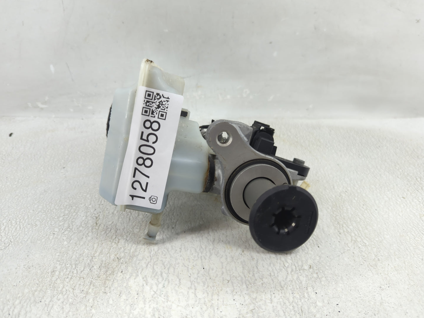 2020-2022 Volkswagen Atlas Cross Sport Brake Master Cylinder 1278058 - Oemusedautoparts1.com