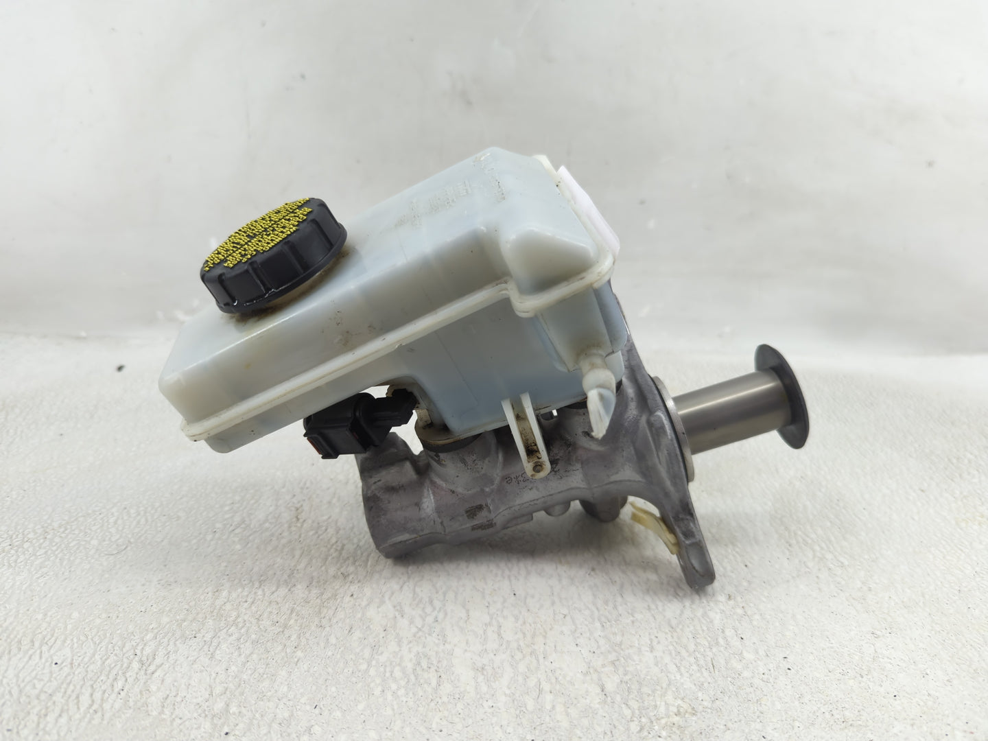 2020-2022 Volkswagen Atlas Cross Sport Brake Master Cylinder 1278058 - Oemusedautoparts1.com