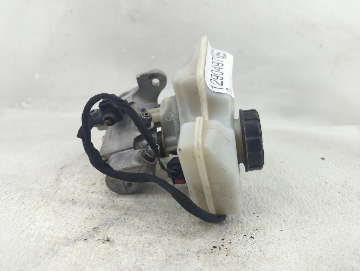 2020-2022 Volkswagen Atlas Cross Sport Brake Master Cylinder - Oemusedautoparts1.com