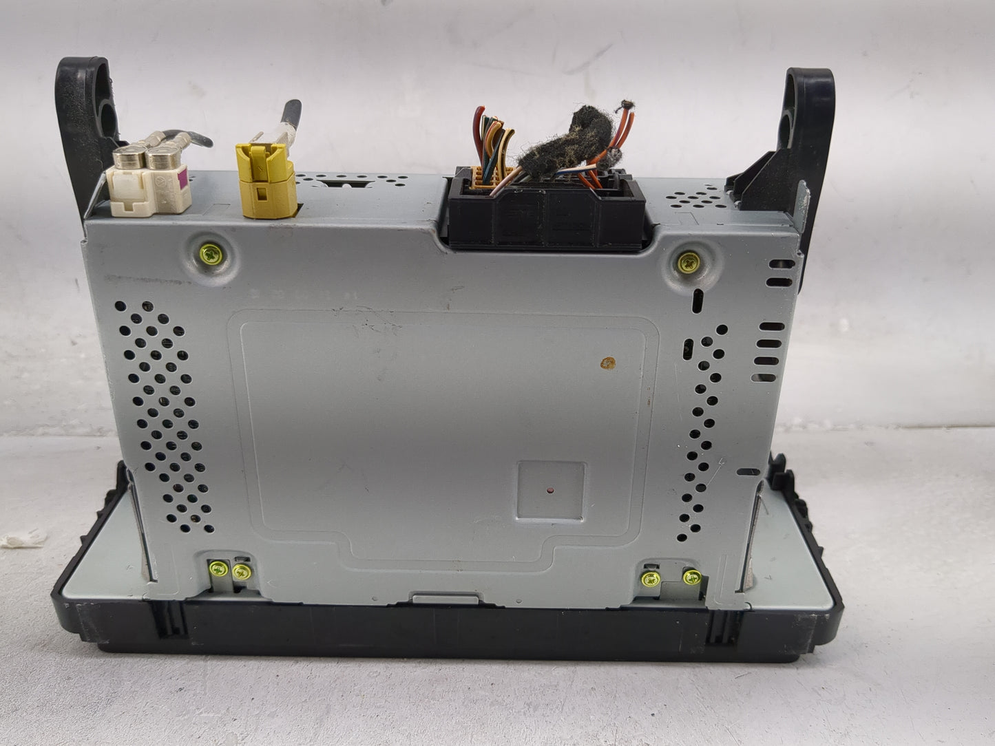 2020 Volkswagen Atlas Cross Sport Radio AM FM Cd Player Receiver Replacement P/N:3CN 035 869 Fits OEM Used Auto Parts - Oemu