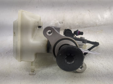 2020-2022 Volkswagen Atlas Cross Sport Brake Master Cylinder 1498088