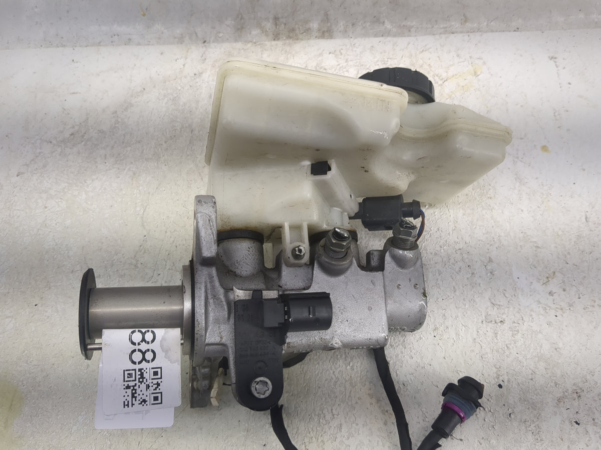 2020-2022 Volkswagen Atlas Cross Sport Brake Master Cylinder 1498088 - Oemusedautoparts1.com