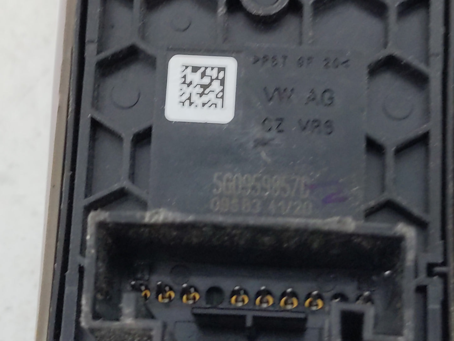 2018-2019 Volkswagen Golf Master Power Window Switch Replacement Driver Side Left P/N:5G0959857C Fits OEM Used Auto Parts - 