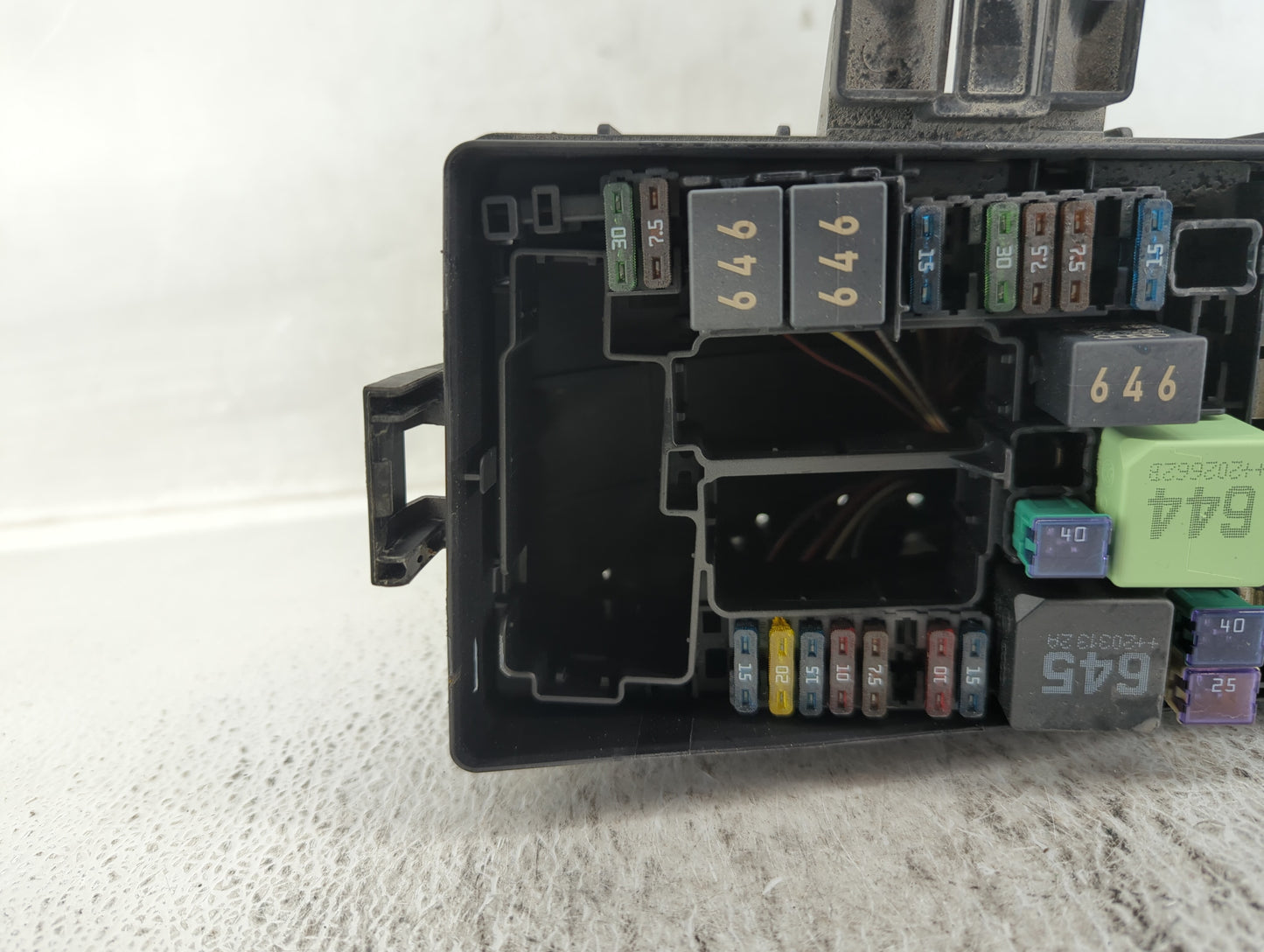 2021 Volkswagen Golf Fusebox Fuse Box Panel Relay Module Fits OEM Used Auto Parts - Oemusedautoparts1.com
