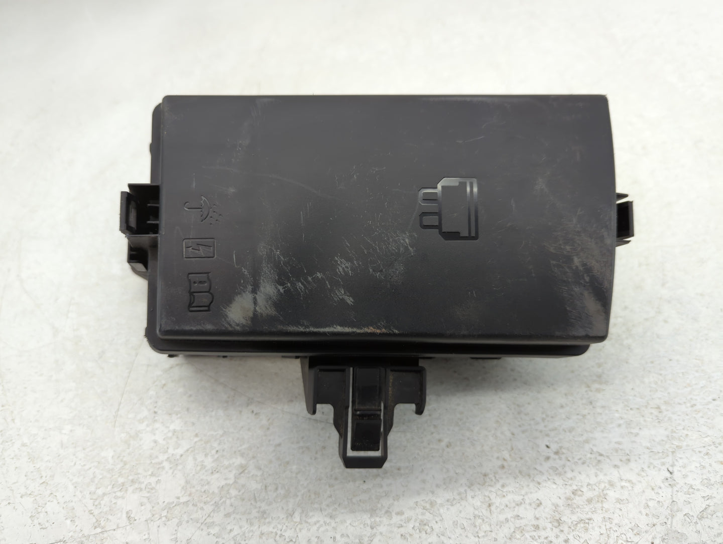 2015-2019 Volkswagen Golf Fusebox Fuse Box Panel Relay Module P/N:052654 X423D05 Fits Fits 2015 2016 2017 2018 2019 2020 202