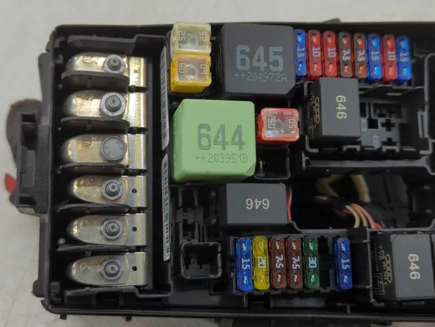 2015-2019 Volkswagen Golf Fusebox Fuse Box Panel Relay Module P/N:052654 X423D05 Fits Fits 2015 2016 2017 2018 2019 2020 202