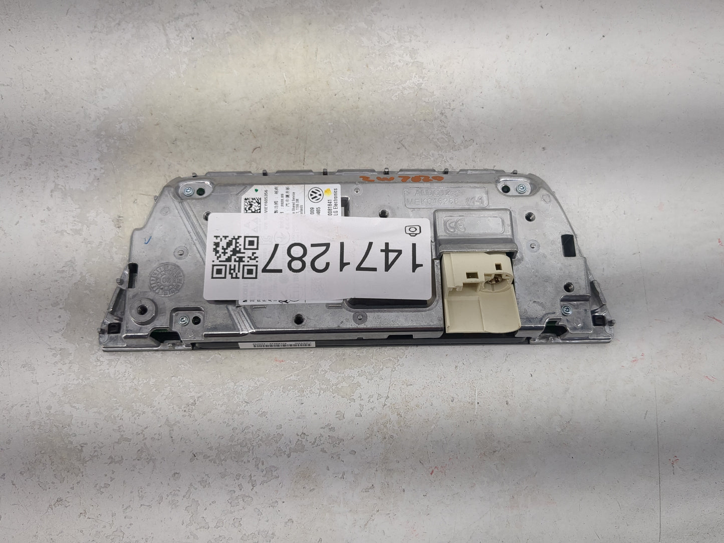 2021 Volkswagen id.4 Instrument Cluster Speedometer Gauges P/N:10A920320B LCW05-VWE5, BEJLCW05-VWE5, 2703H-LCW05VWE5 Miles: 