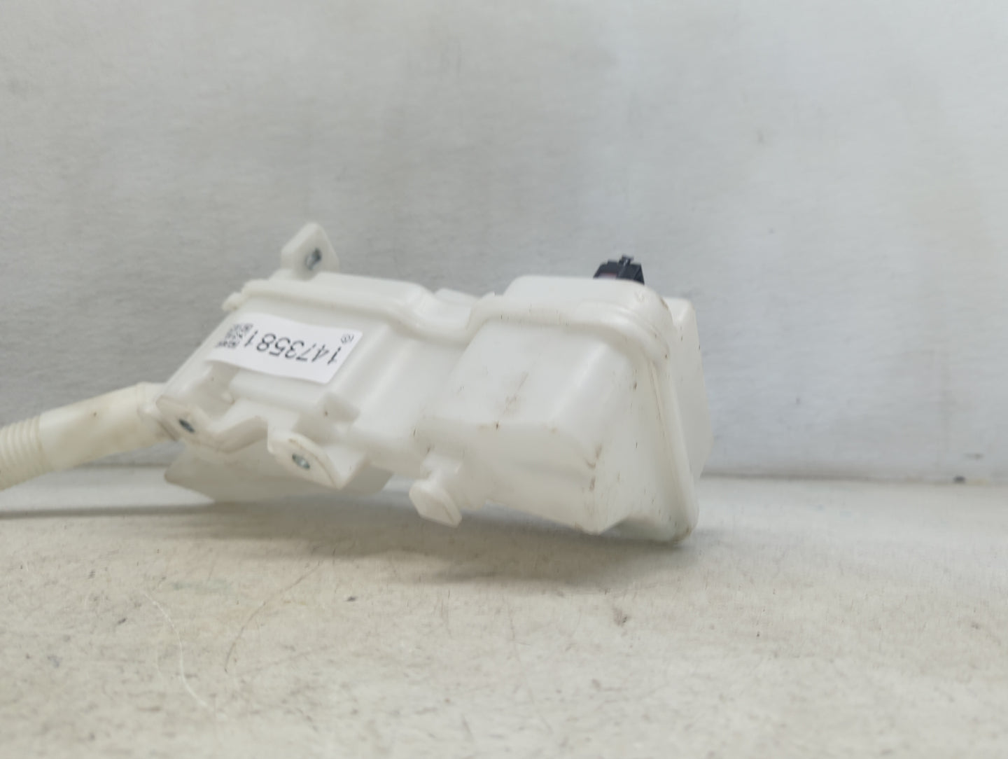 2021 Volkswagen Id4 Windshield Washer Fluid Reservoir Bottle Oem - Oemusedautoparts1.com