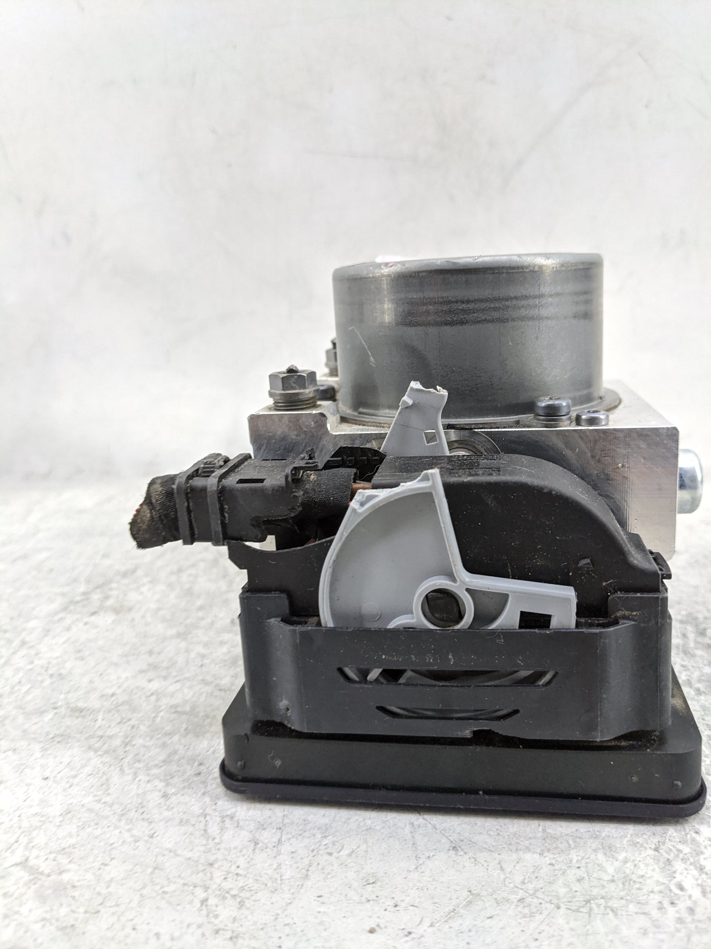 2021 Volkswagen Id4 ABS Pump Control Module Replacement P/N:1EA614517S 1EA614517, A014C479, A014D168 Fits OEM Used Auto Part
