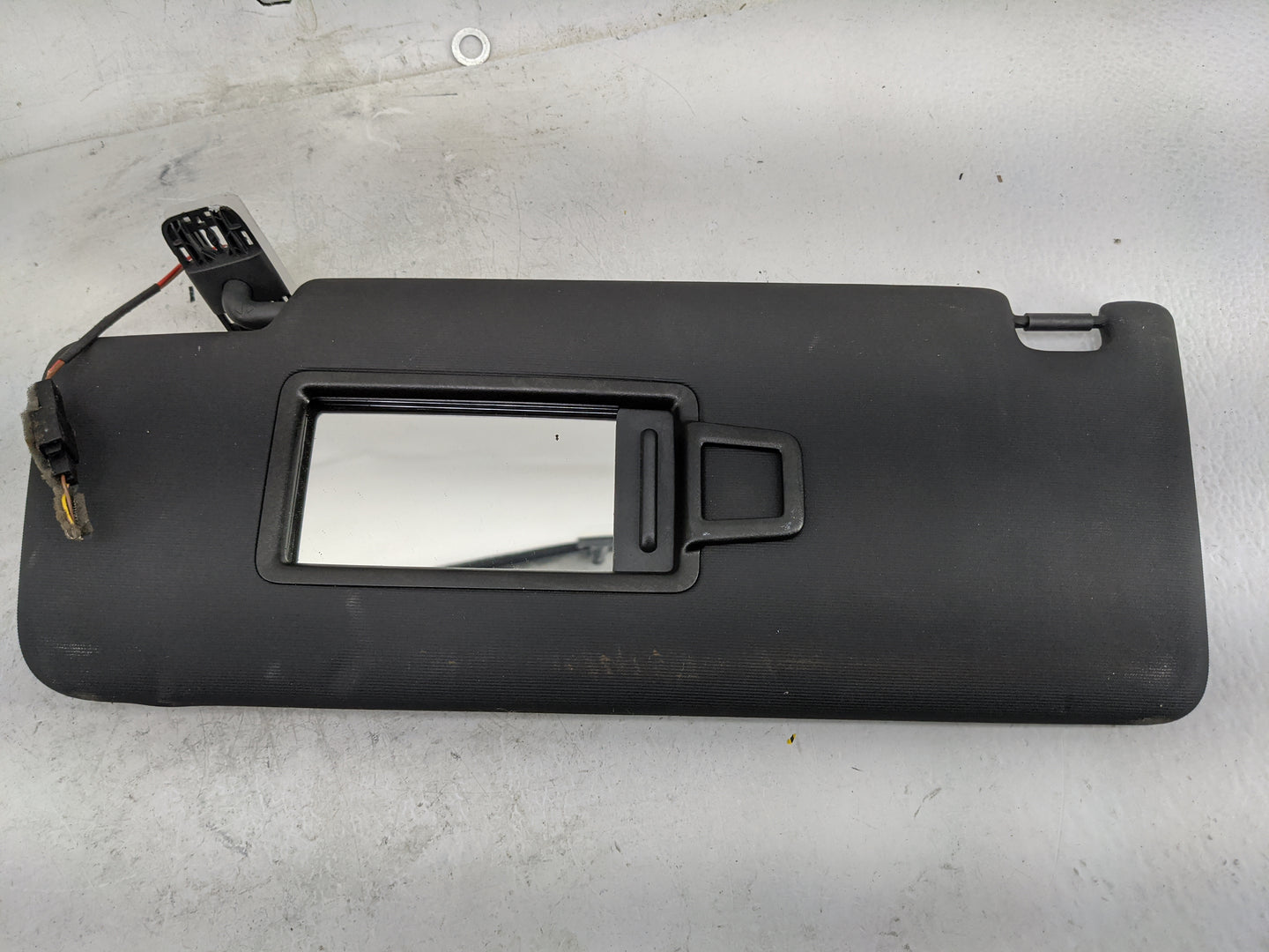 2021 Volkswagen Id4 Sun Visor Shade Replacement Driver Left Mirror Fits OEM Used Auto Parts - Oemusedautoparts1.com
