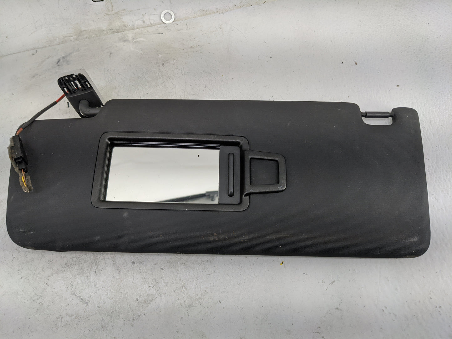 2021 Volkswagen Id4 Sun Visor Shade Replacement Driver Left Mirror Fits OEM Used Auto Parts - Oemusedautoparts1.com