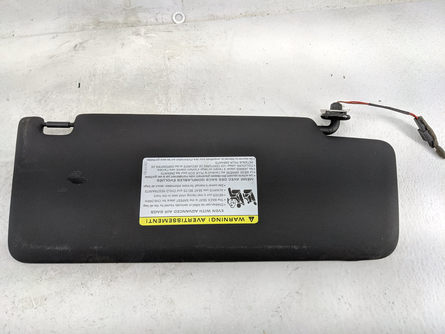 2021 Volkswagen Id4 Sun Visor Shade Replacement Driver Left Mirror Fits OEM Used Auto Parts - Oemusedautoparts1.com