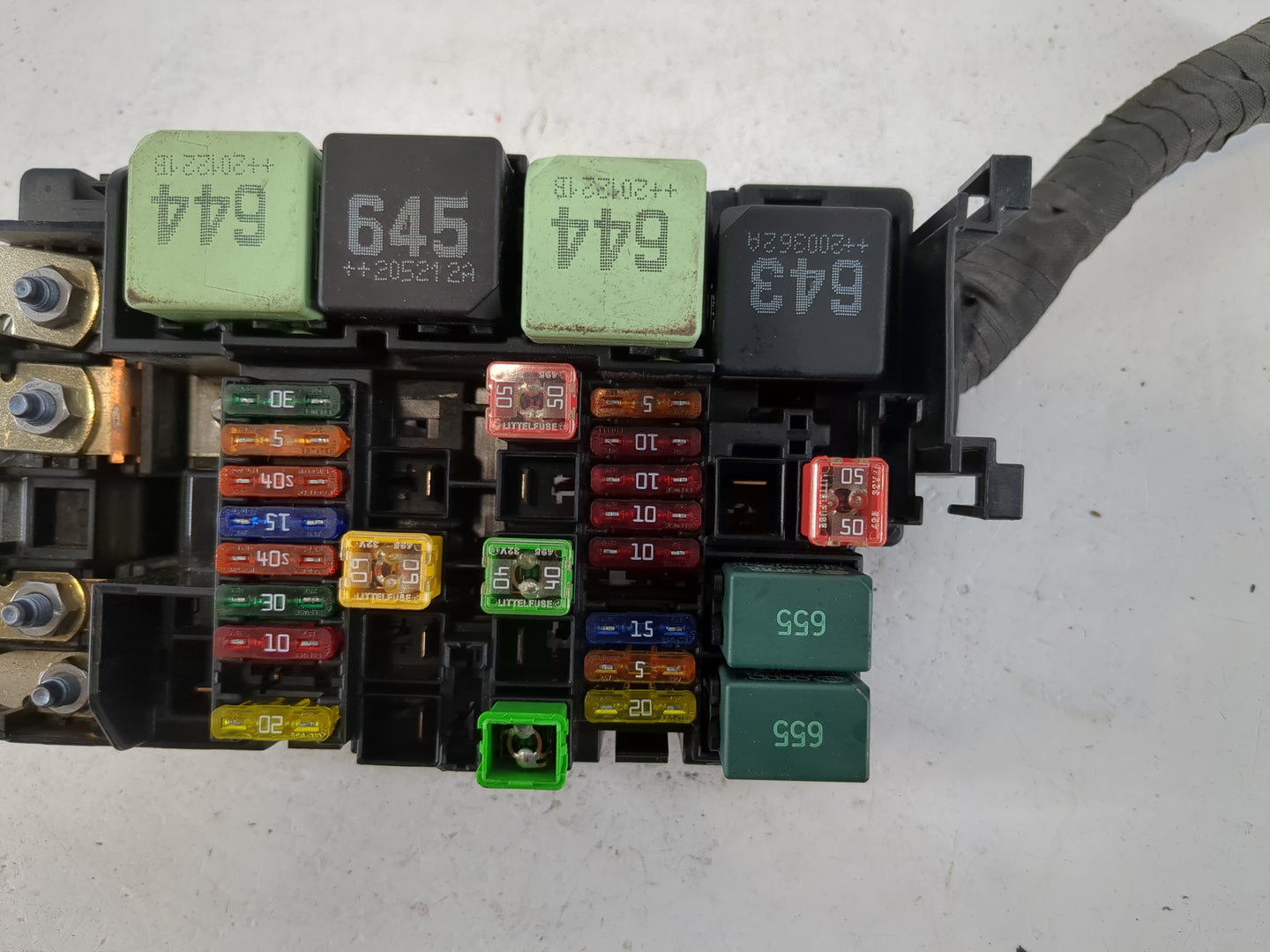 2012-2020 Volkswagen Passat Fusebox Fuse Box Panel Relay Module P/N:5C0 937 819L Fits OEM Used Auto Parts - Oemusedautoparts