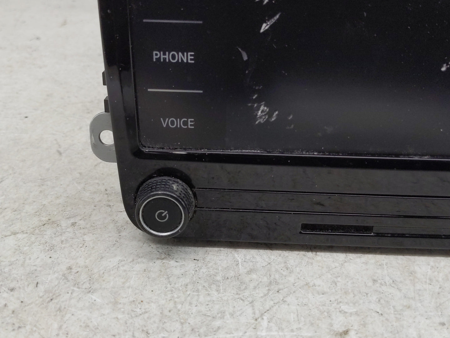 2020 Volkswagen Passat Radio AM FM Cd Player Receiver Replacement P/N:5C0 035 200 F Fits OEM Used Auto Parts - Oemusedautopa