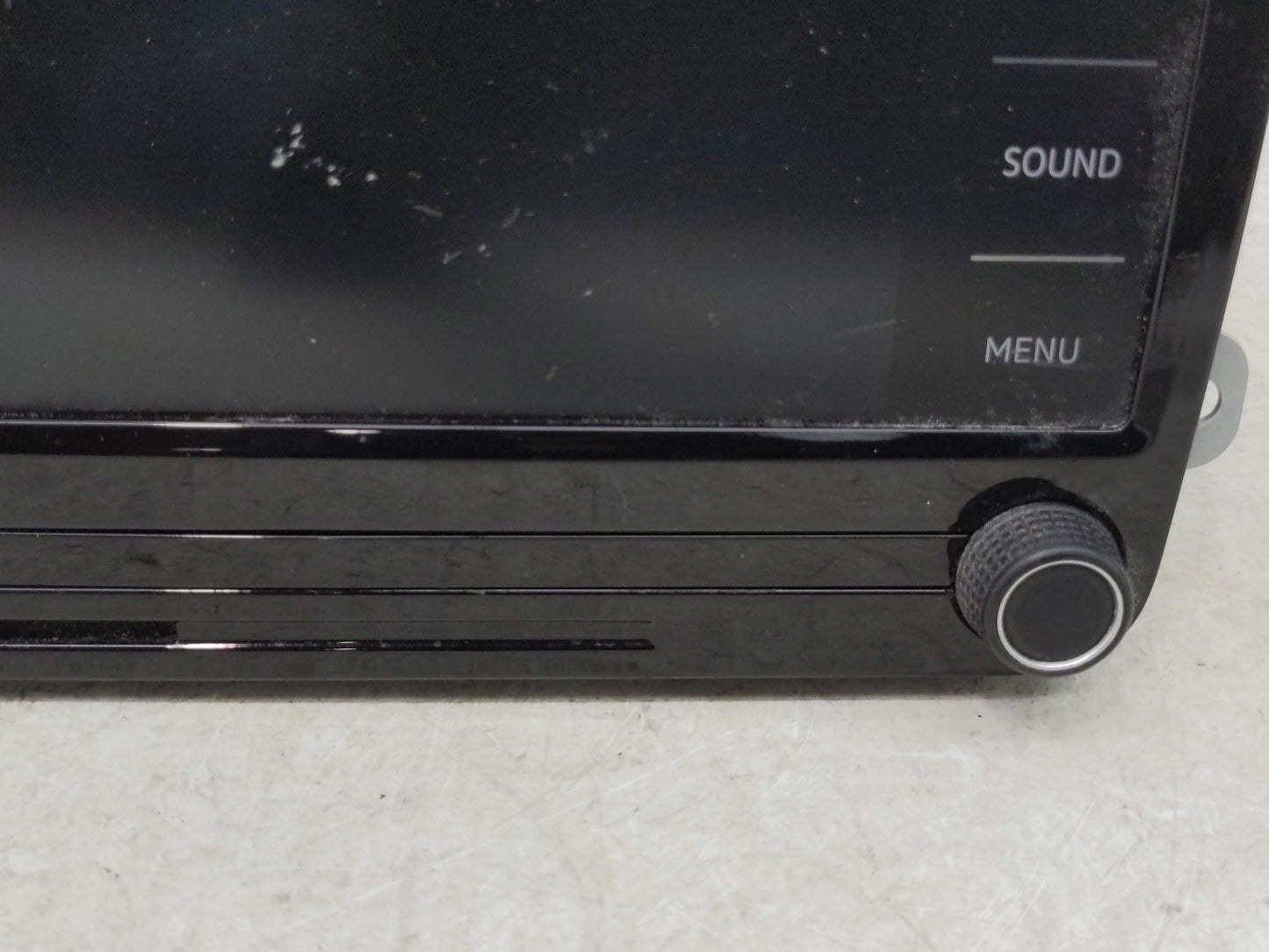 2020 Volkswagen Passat Radio AM FM Cd Player Receiver Replacement P/N:5C0 035 200 F Fits OEM Used Auto Parts - Oemusedautopa