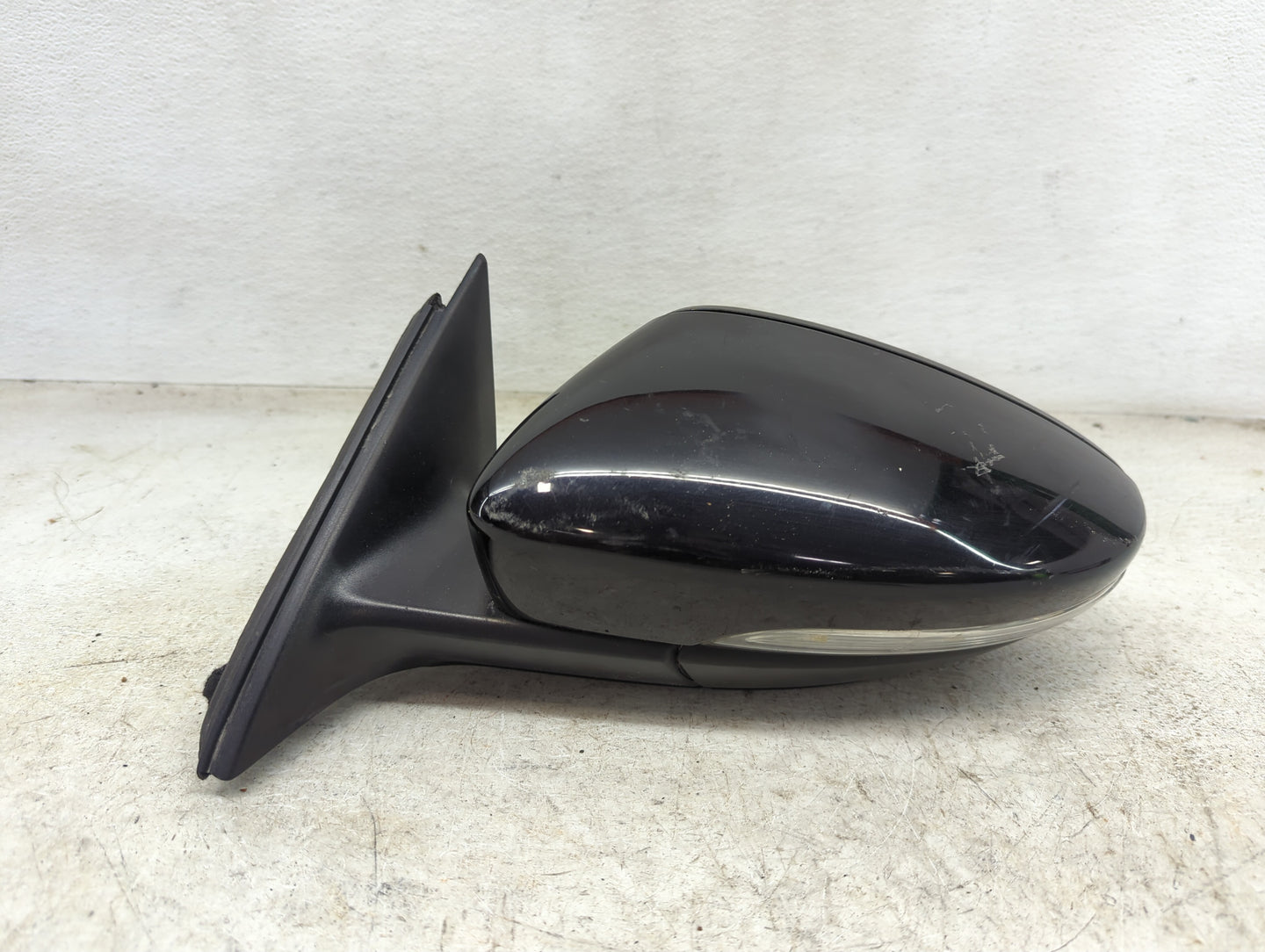2016-2020 Volkswagen Passat Driver Side View Mirror - Left Door Mirror OEM Used - Oemusedautoparts1.com