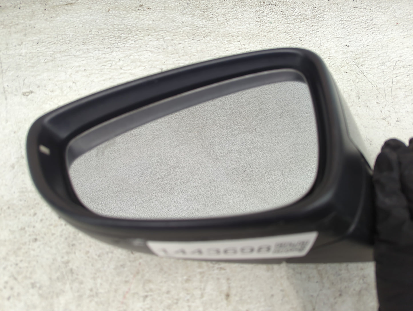 2016-2020 Volkswagen Passat Driver Side View Mirror - Left Door Mirror OEM Used - Oemusedautoparts1.com