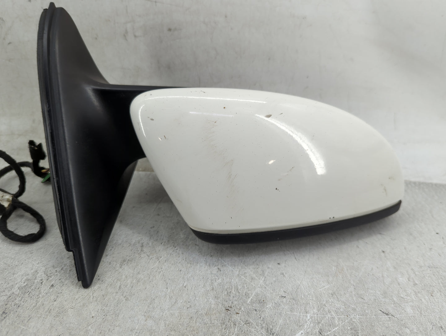 2016-2020 Volkswagen Passat Passenger Side View Mirror - Right Door Mirror OEM Used - Oemusedautoparts1.com