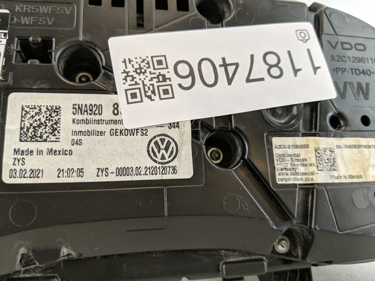 2021-2022 Volkswagen Tiguan Instrument Cluster Speedometer Gauges Fits Fits 2021 2022 OEM Used Auto Parts - Oemusedautoparts