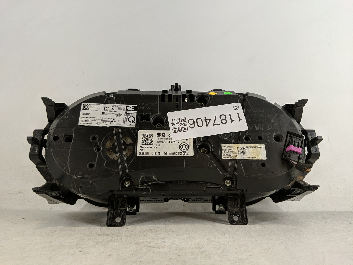 2021-2022 Volkswagen Tiguan Instrument Cluster Speedometer Gauges Fits Fits 2021 2022 OEM Used Auto Parts - Oemusedautoparts