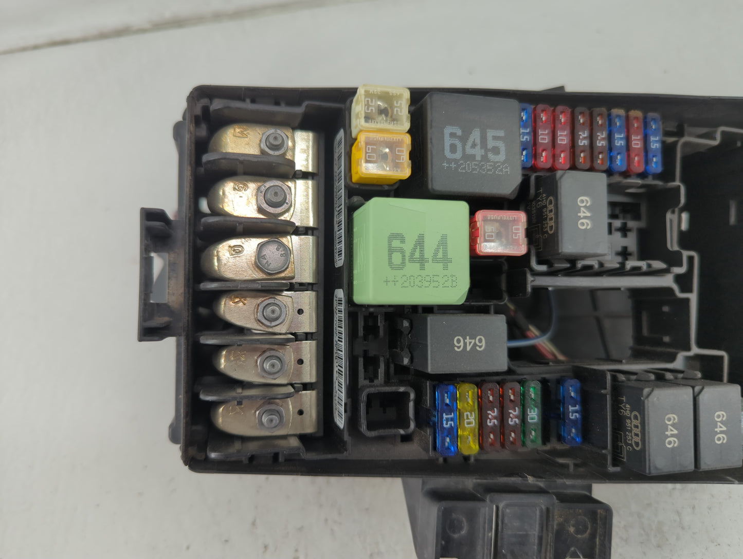 2018-2022 Volkswagen Tiguan Fusebox Fuse Box Panel Relay Module Fits Fits 2015 2016 2017 2018 2019 2020 2021 2022 OEM Used A