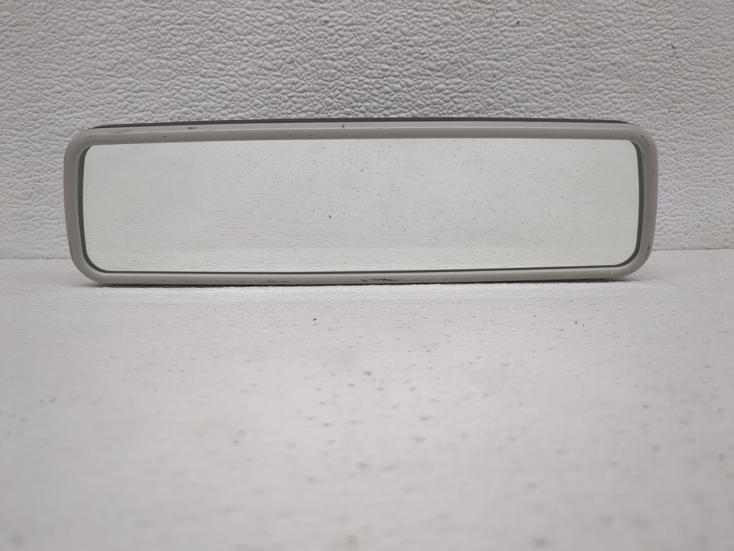 2018-2022 Volkswagen Tiguan Interior Rear View Mirror Replacement OEM Fits Fits 2018 2019 2020 2021 2022 OEM Used Auto Parts