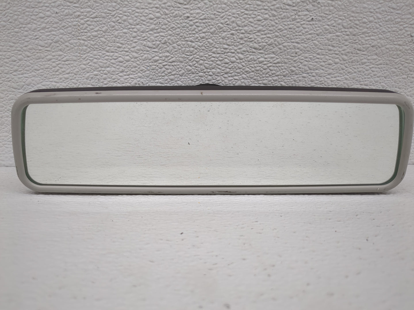 2018-2022 Volkswagen Tiguan Interior Rear View Mirror Replacement OEM Fits Fits 2018 2019 2020 2021 2022 OEM Used Auto Parts