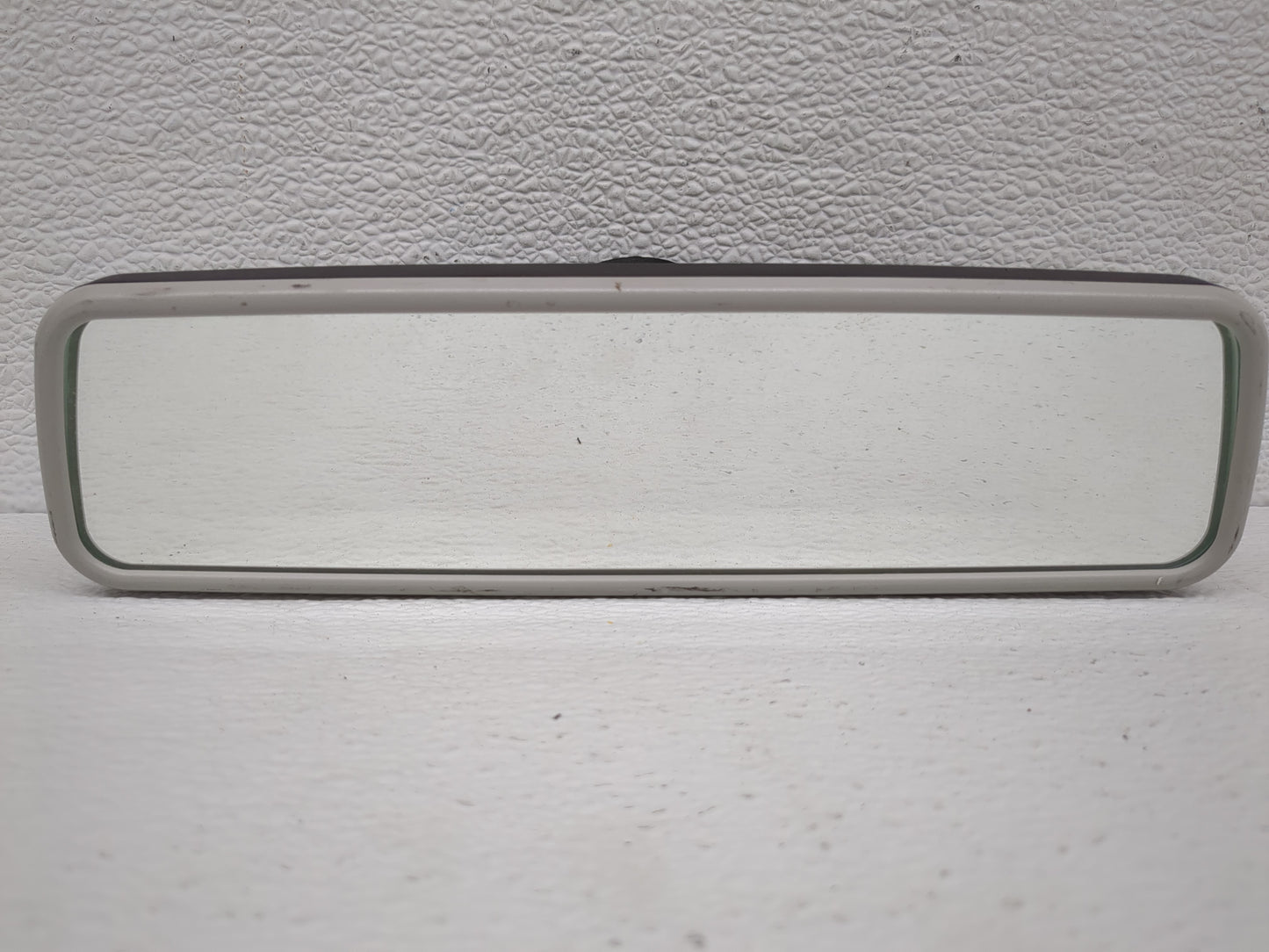 2018-2022 Volkswagen Tiguan Interior Rear View Mirror Replacement OEM Fits Fits 2018 2019 2020 2021 2022 OEM Used Auto Parts