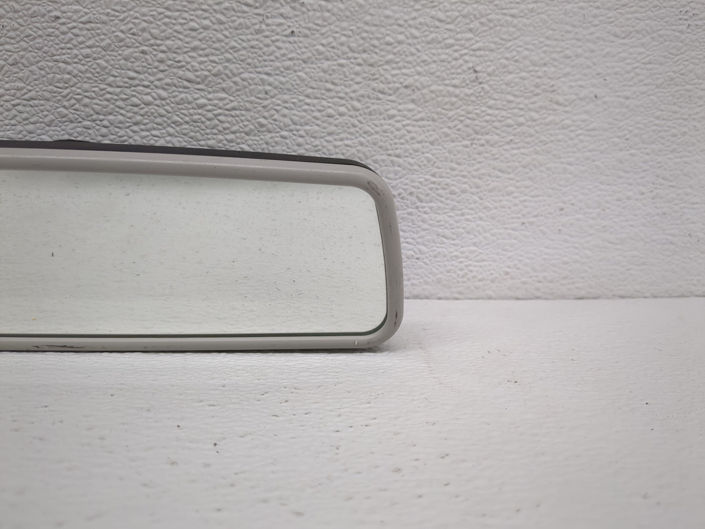 2018-2022 Volkswagen Tiguan Interior Rear View Mirror Replacement OEM Fits Fits 2018 2019 2020 2021 2022 OEM Used Auto Parts