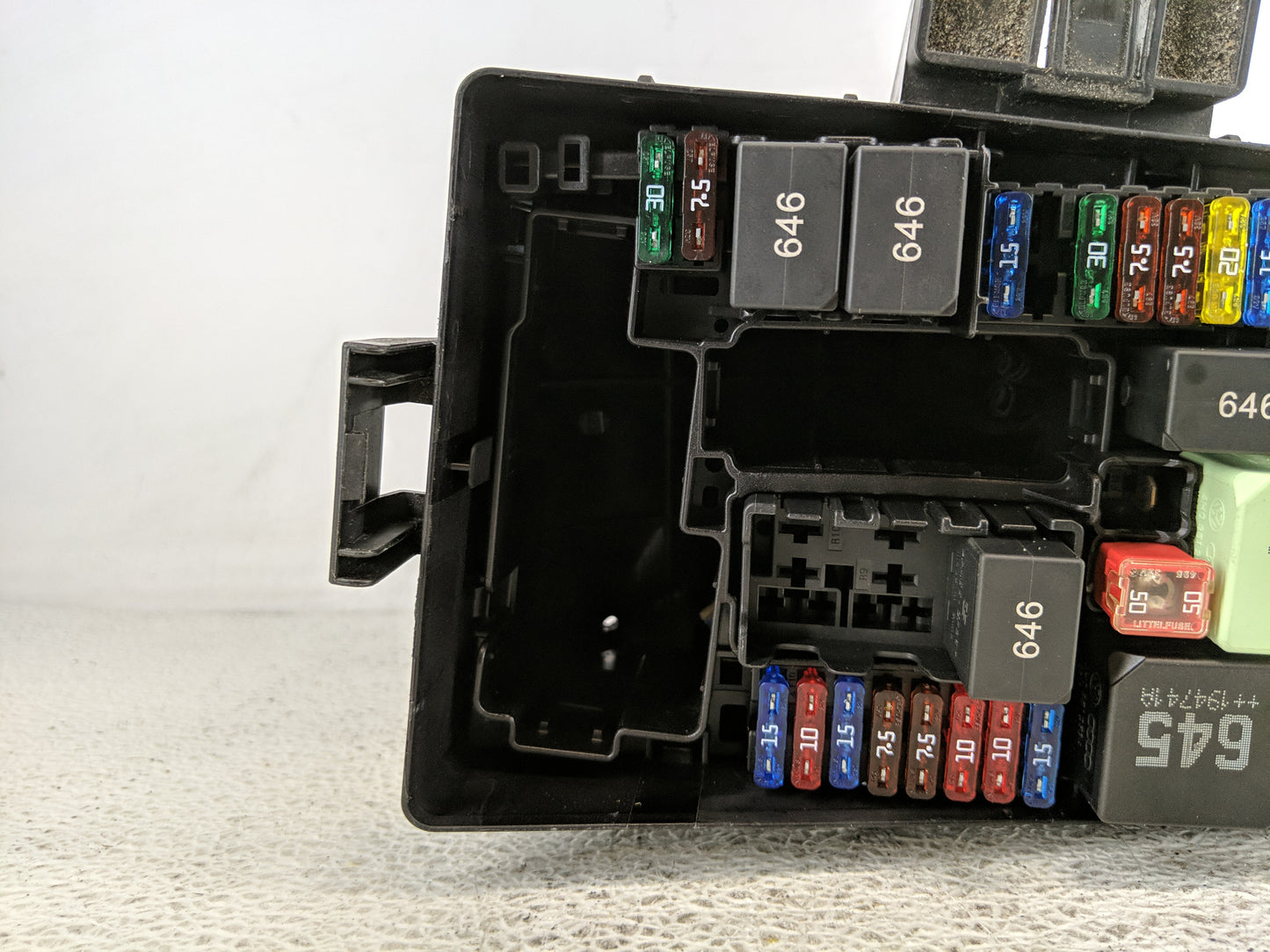 2018-2022 Volkswagen Tiguan Fusebox Fuse Box Panel Relay Module Fits Fits 2015 2016 2017 2018 2019 2020 2021 2022 OEM Used A