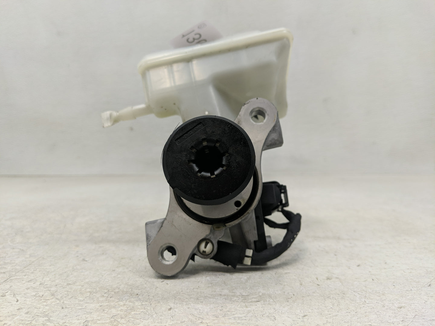 2018-2022 Volkswagen Tiguan Brake Master Cylinder 1302371 - Oemusedautoparts1.com