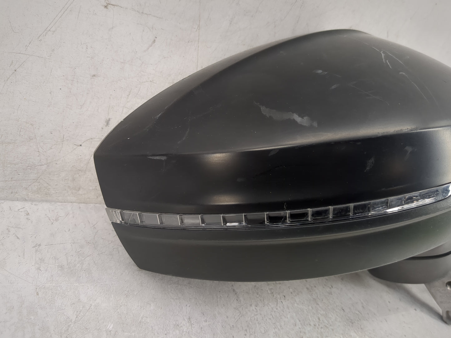 2020-2021 Volkswagen Tiguan Passenger Side View Mirror - Right Door Mirror OEM Used - Oemusedautoparts1.com